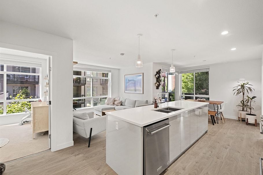 209 128 E 8th Street North Vancouver, BC - 19