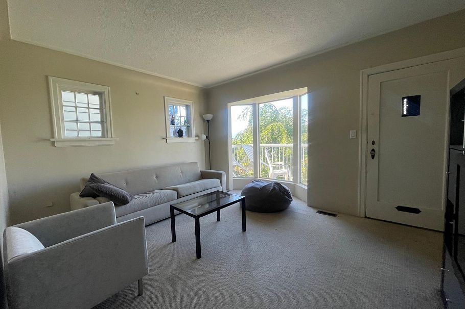 2478 E 28th Avenue Vancouver, BC - 5