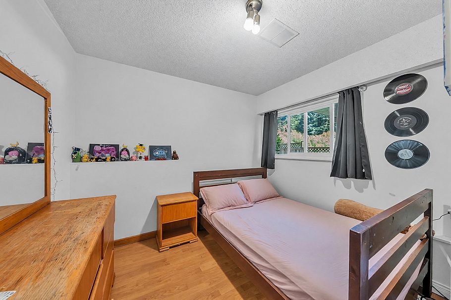 468 Saville Crescent North Vancouver, BC - 25