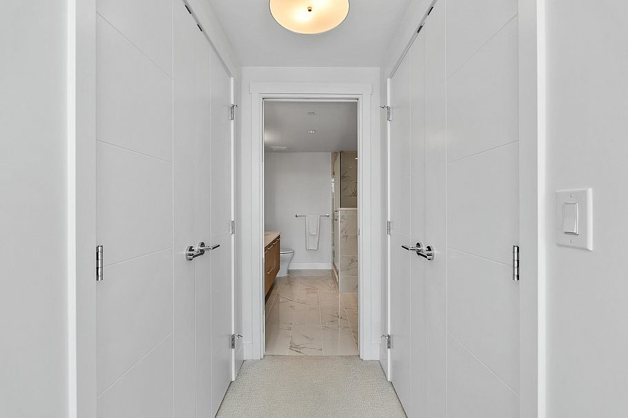 404 1210 E 27th Street North Vancouver, BC - 17