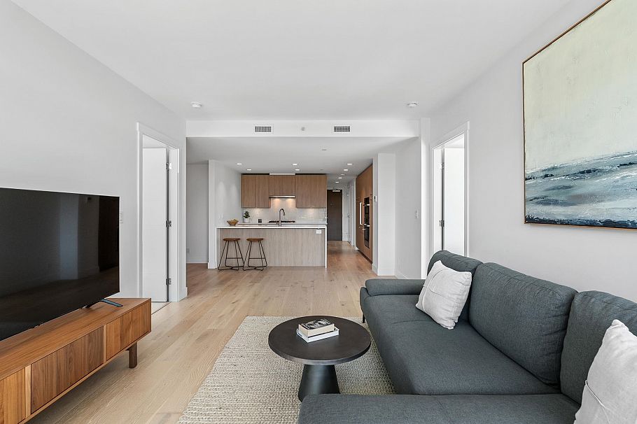 404 1210 E 27th Street North Vancouver, BC - 14