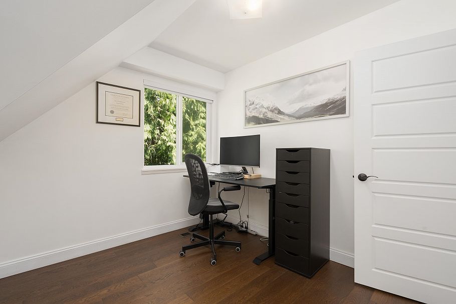 457 W 23rd Street North Vancouver, BC - 19