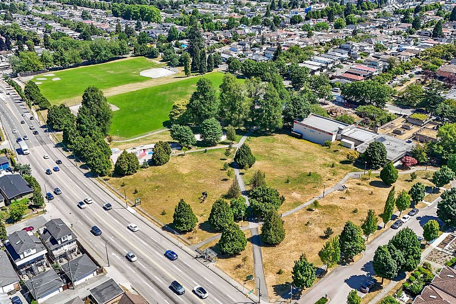5322 Culloden Street Vancouver, BC - 32