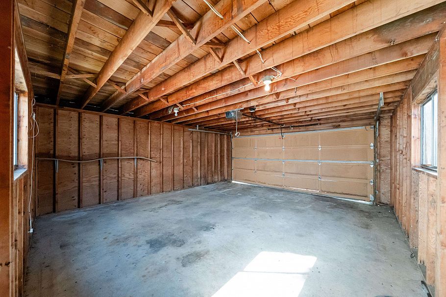 3974 W 10th Avenue Vancouver, BC - 27