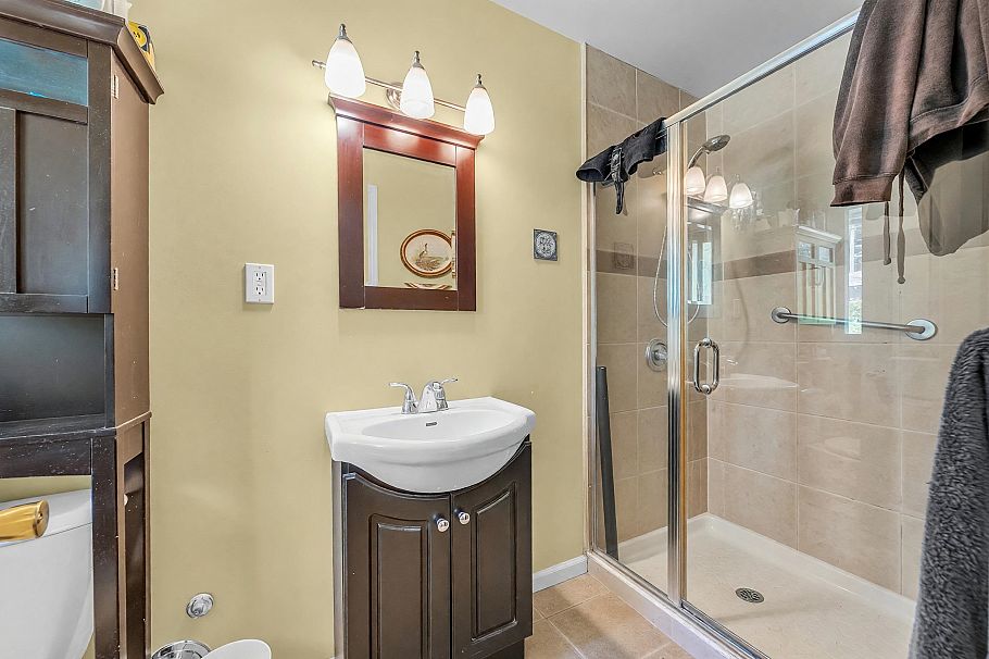 468 Saville Crescent North Vancouver, BC - 10