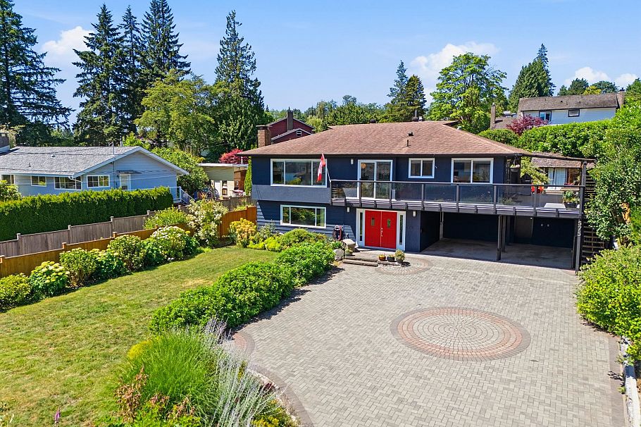 575 N Dollarton Highway North Vancouver, BC - 26