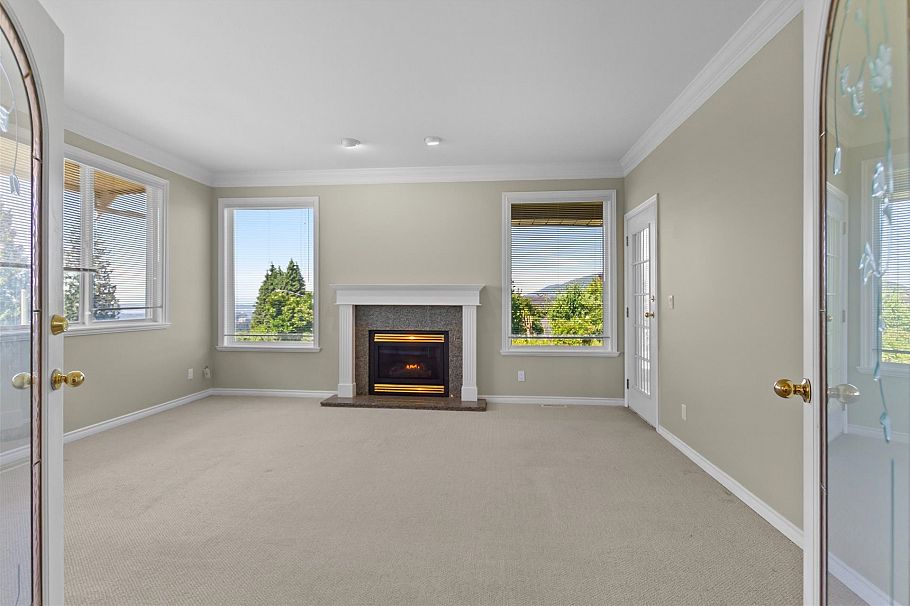 186 E Braemar Road Vancouver, BC - 21