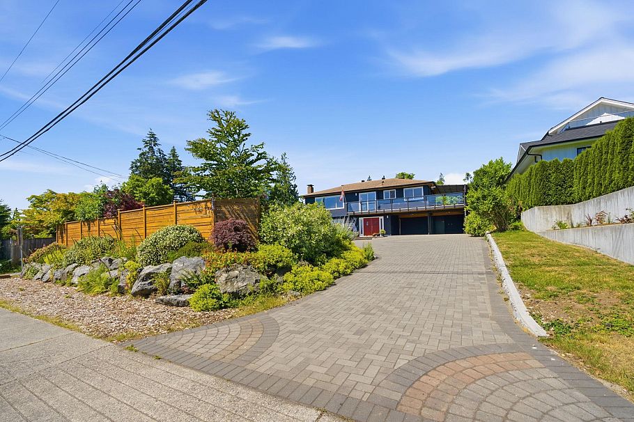 575 N Dollarton Highway North Vancouver, BC - 34