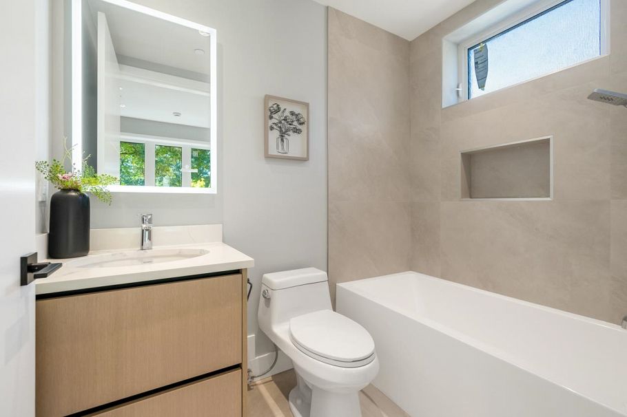 1 3771 W King Edward Avenue Vancouver, BC - 10