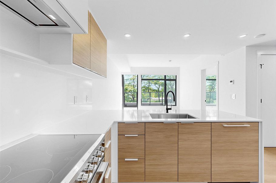 504 6485 Manitoba Street Vancouver, BC - 4