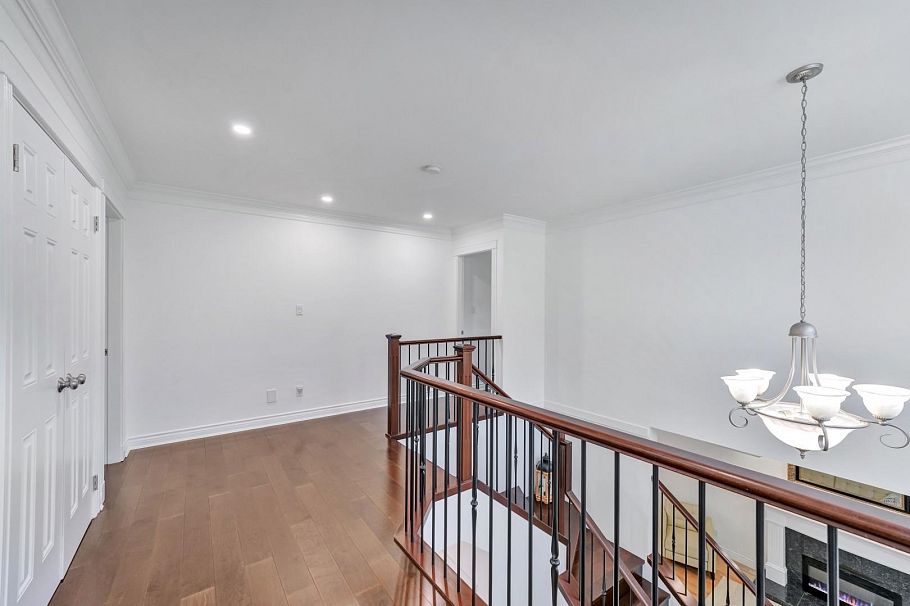 425 Tempe Crescent North Vancouver, BC - 16