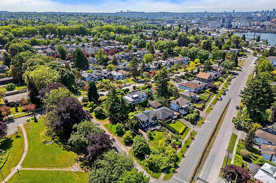 2587 Yale Street Vancouver, BC - 17