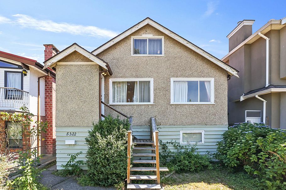 5322 Culloden Street Vancouver, BC - 1