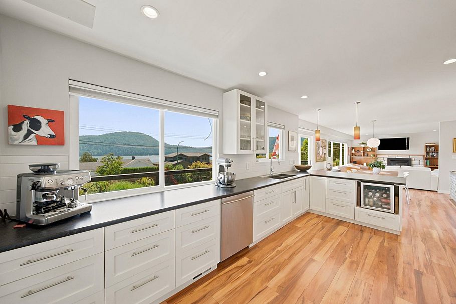 575 N Dollarton Highway North Vancouver, BC - 7