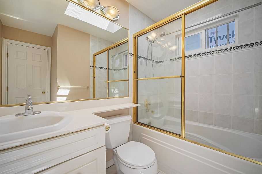 3978 Victoria Drive Vancouver, BC - 24
