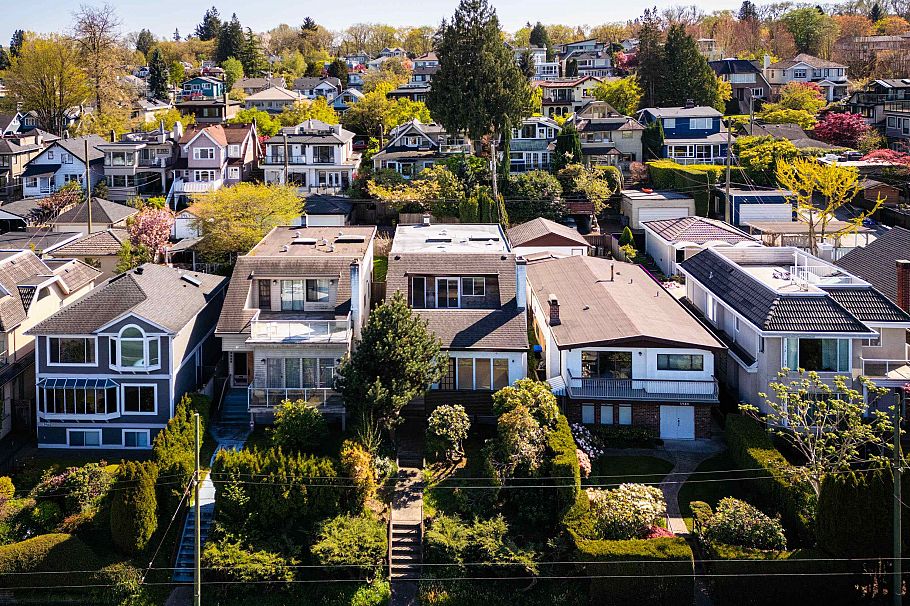 3974 W 10th Avenue Vancouver, BC - 29