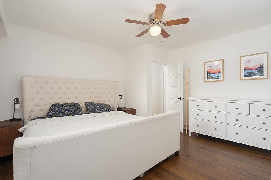 457 W 23rd Street North Vancouver, BC - 16