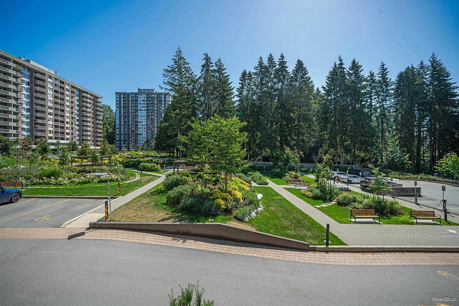 207 2020 Fullerton Avenue North Vancouver, BC - 2