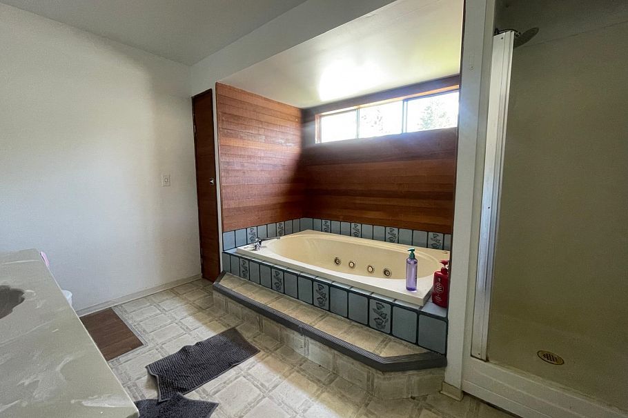 2478 E 28th Avenue Vancouver, BC - 8
