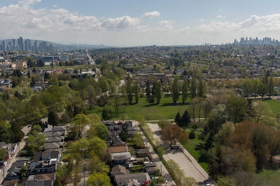 2002 E 13th Avenue Vancouver, BC - 9