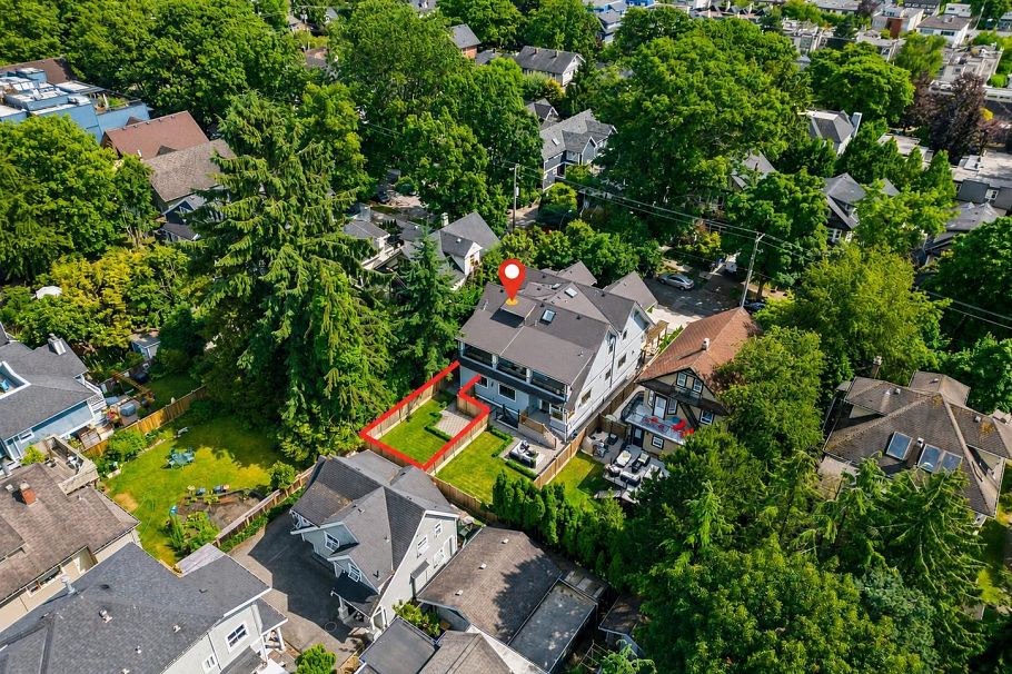 2373 W 7th Avenue Vancouver, BC - 5