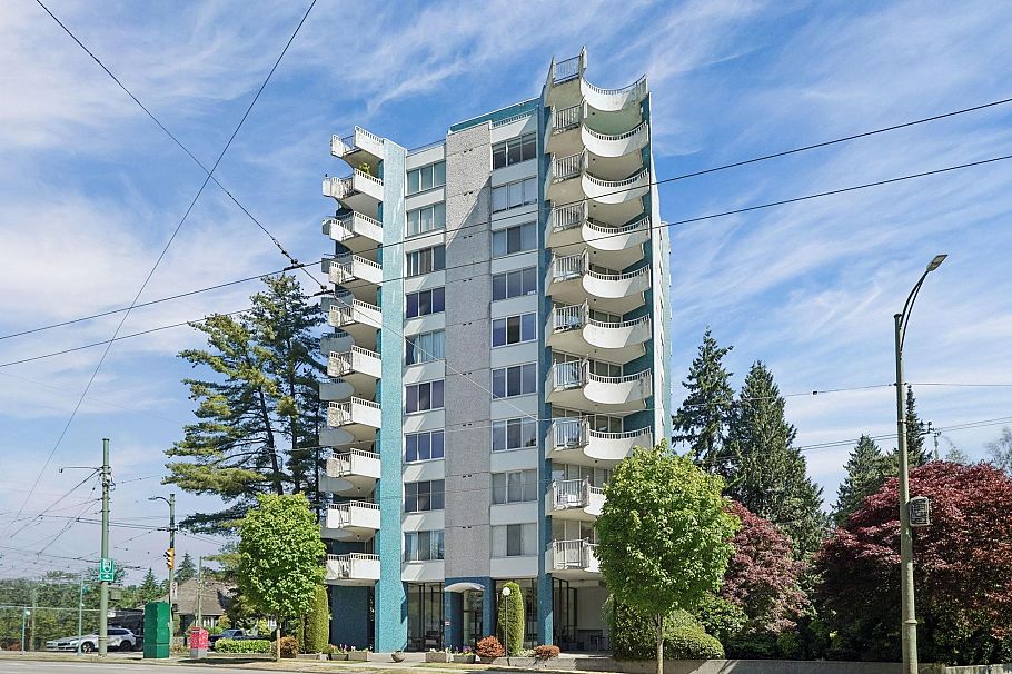 201 4691 W 10th Avenue Vancouver, BC - 2