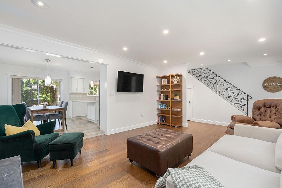457 W 23rd Street North Vancouver, BC - 3