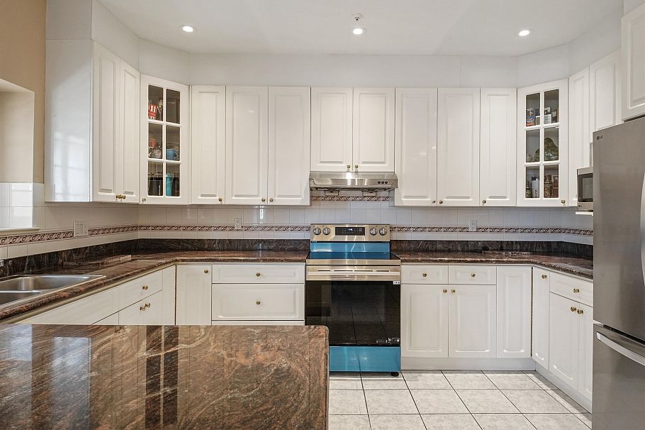 3978 Victoria Drive Vancouver, BC - 8