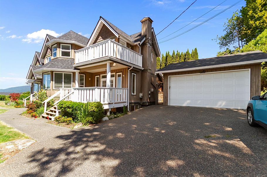 186 E Braemar Road Vancouver, BC - 1