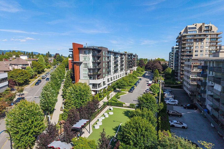 209 128 E 8th Street North Vancouver, BC - 32