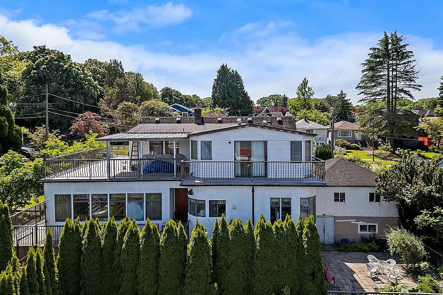 2587 Yale Street Vancouver, BC - 3