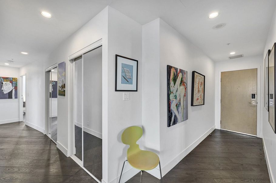 2106 989 Nelson Street Vancouver, BC - 18