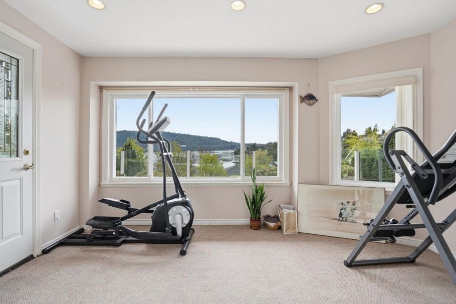 4493 Epps Avenue North Vancouver, BC - 30