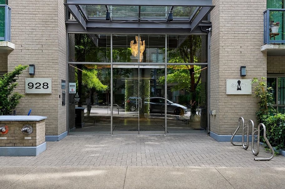 1702 928 Richards Street Vancouver, BC - 3