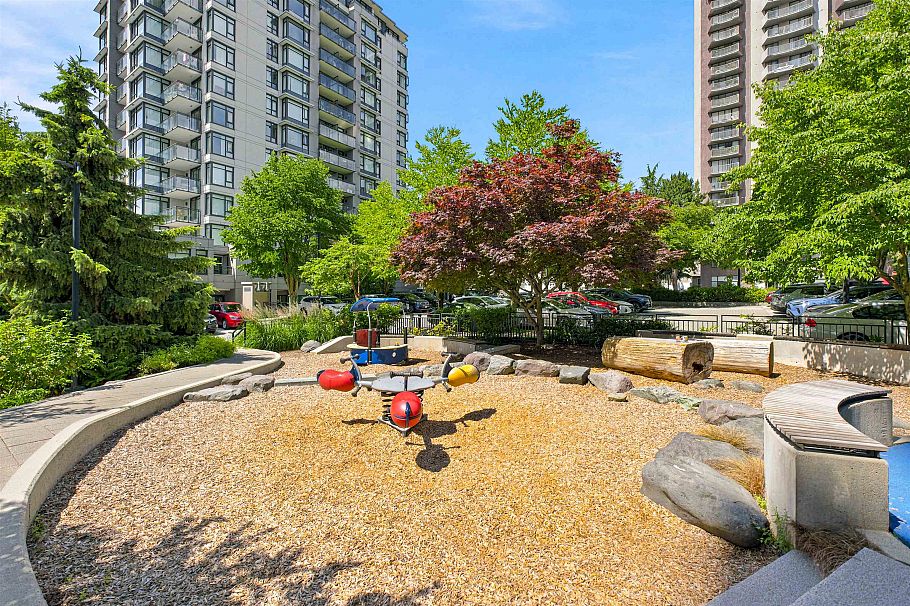 205 158 W 13th Street North Vancouver, BC - 33