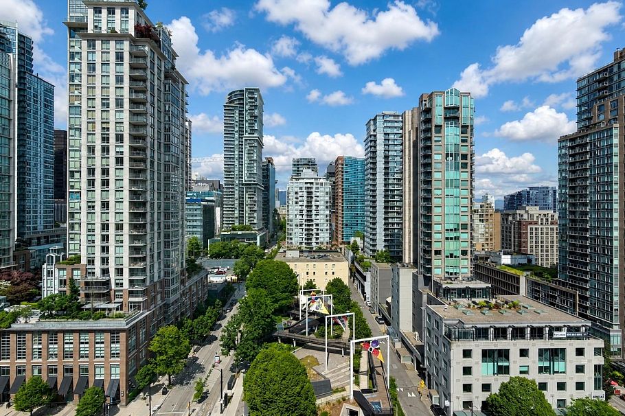 1702 928 Richards Street Vancouver, BC - 1