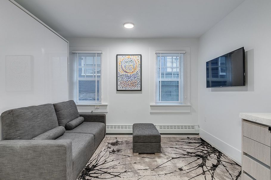 105 1425 HARO STREET, Vancouver BC V6G 1G2 Vancouver, BC - 1