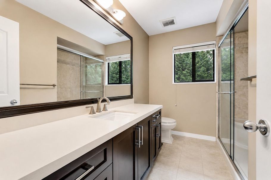 820 Seymour Boulevard North Vancouver, BC - 12