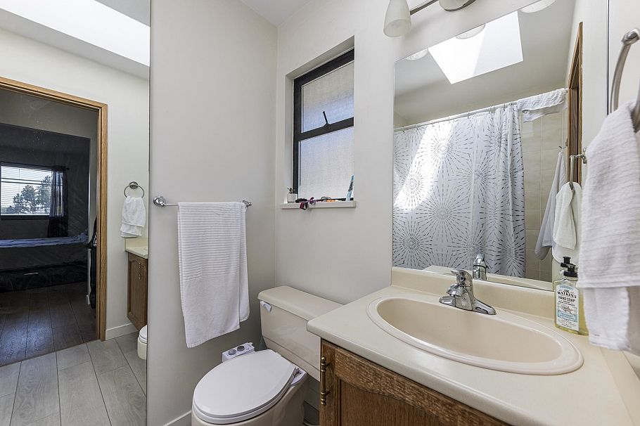 239 E 20th Street North Vancouver, BC - 19