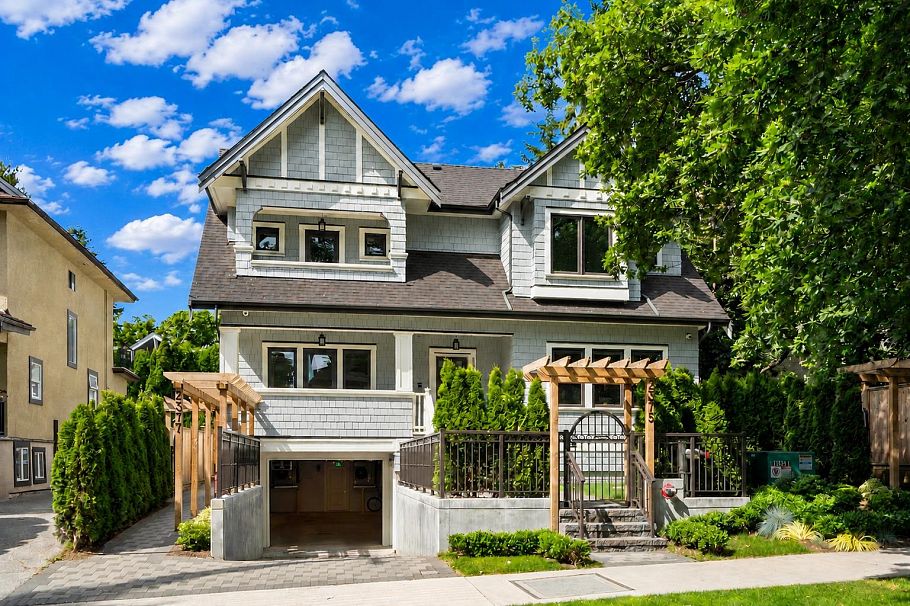 2373 W 7th Avenue Vancouver, BC - 1