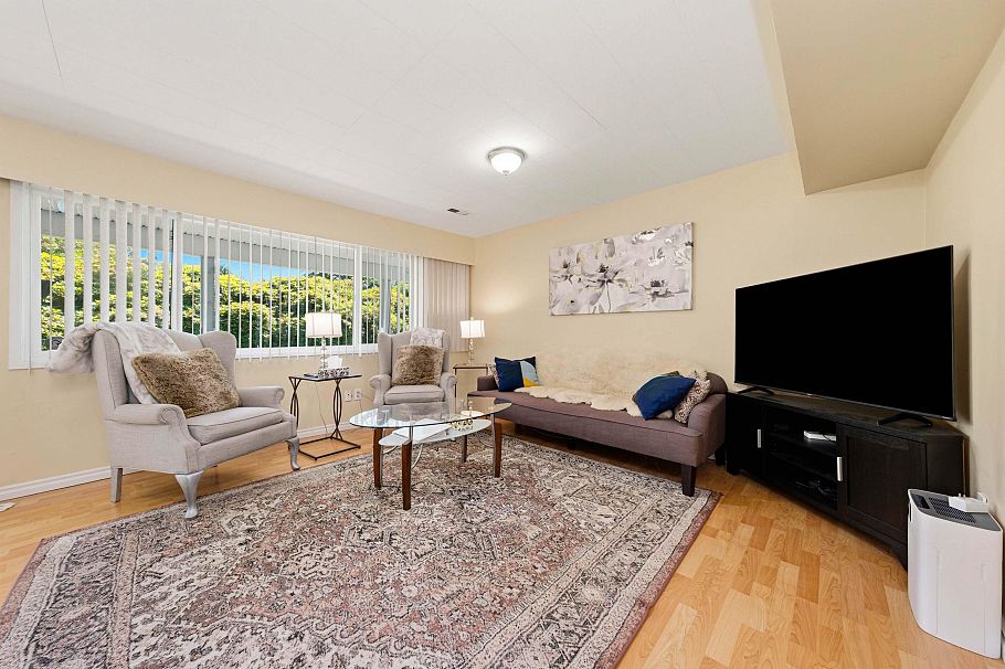 693 Plymouth Drive North Vancouver, BC - 24