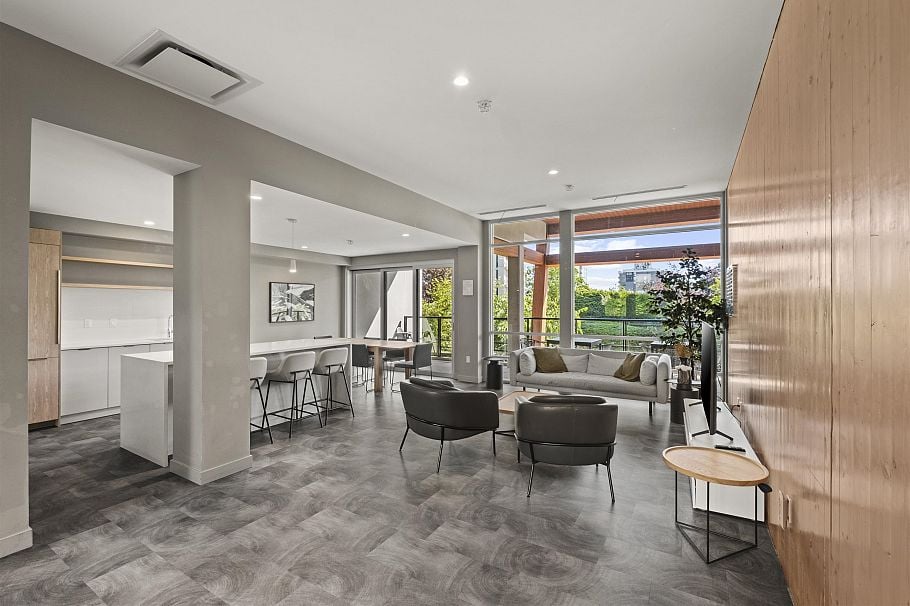 209 128 E 8th Street North Vancouver, BC - 27