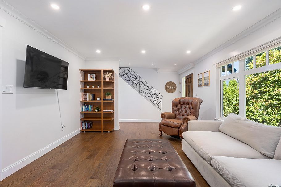 457 W 23rd Street North Vancouver, BC - 5