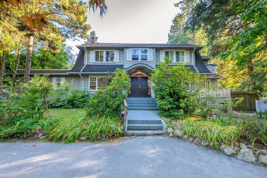 4786 W 4th Avenue Vancouver, BC - 1