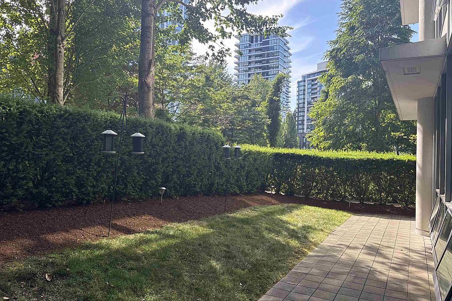 110 5728 Berton Avenue Vancouver, BC - 5