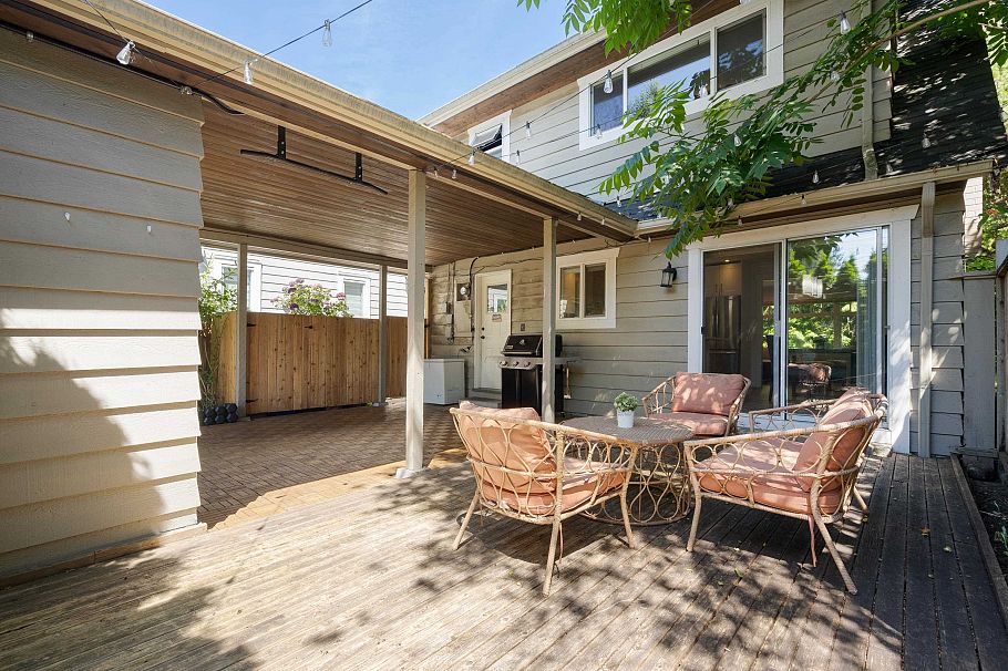 457 W 23rd Street North Vancouver, BC - 28