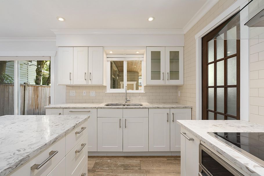 457 W 23rd Street North Vancouver, BC - 12