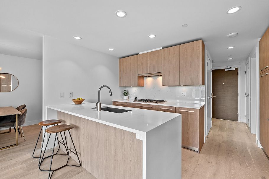 404 1210 E 27th Street North Vancouver, BC - 7