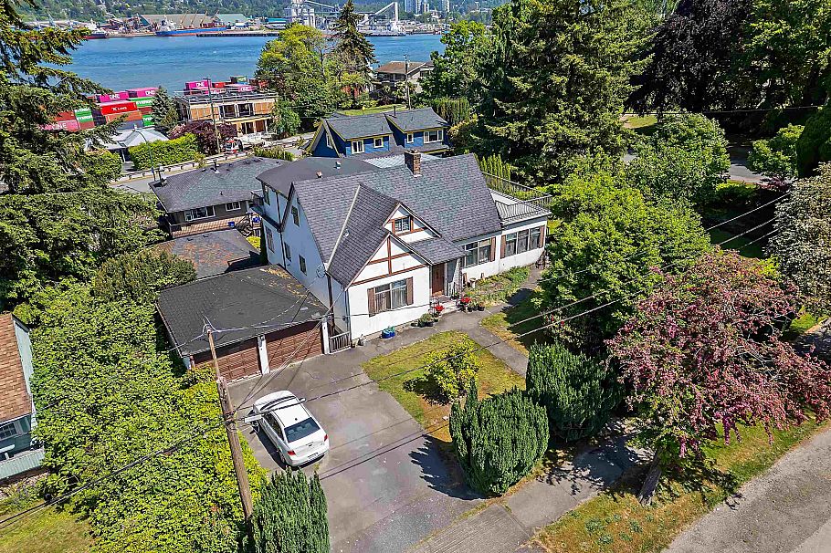 2587 Yale Street Vancouver, BC - 5