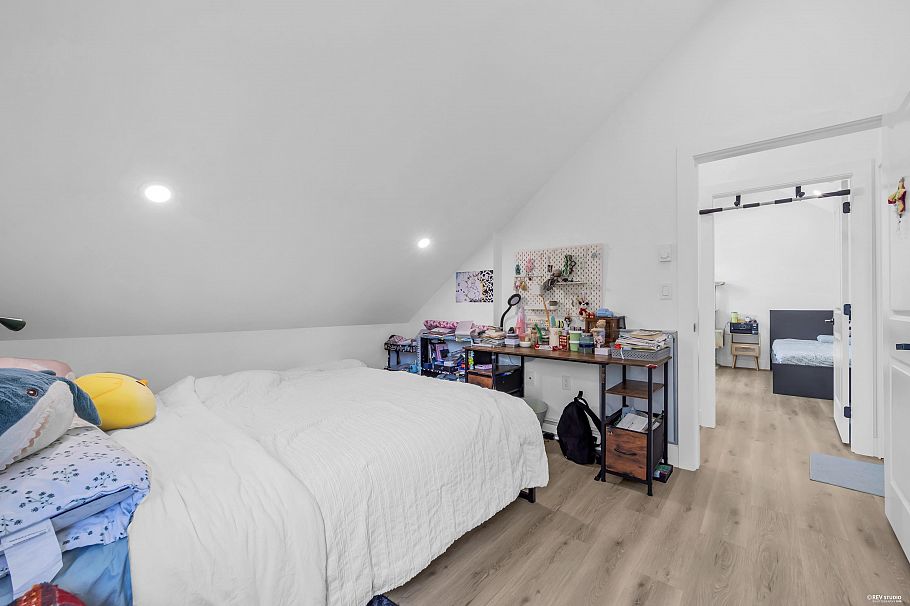 1675 W 59th Avenue Vancouver, BC - 37